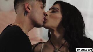 Trans step-mother lets her crank son sans a condom her raw bootie