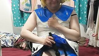 Glistening vinyl Costume Play Sissy Lillie Vibes till Jizz