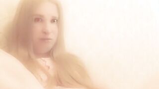 Fleshy onanism from bombshell Bonnie