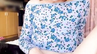 TRANSSEXUAL vag rubbin'