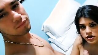 soy transroxy, argentino activo, hunky potente y dotado me da verga por mi boca y me folla