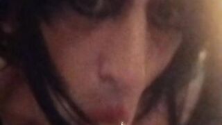 LÉA LA SALE CHIENNE JE ME FAIS BASISER A LA CHAINE A L'HÔTEL PREMIÈRE CLASSE