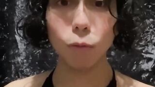 Trans se rompe el butt con todos sus faux-cocks