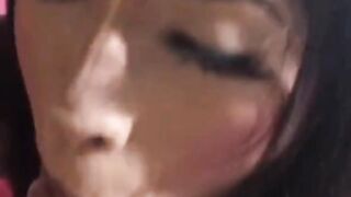 LE CHUPO LA VERGA A UN DOTADO DE MI COLONIA Y SE CORRE EN MI BOCA