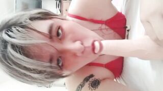 t-model nutting inwards in costume play of vilma dinkley (scobby doo)