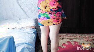 ASH-BLONDE COUGAR IN FLOWERFULL SUNDRESS SIZZLING BUM CROSSDRESSER KITTY MODEL FIRST-TIMER FEMBOY HOMEMADE BLOGGER