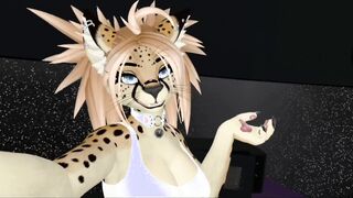 Teste den Erreger an meiner Mitbewohnerin und ficke sie in der Küche