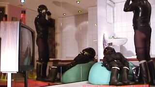Roxina2000XercizingRubToy240500XL.WMV