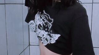 Ela Carles — Mulher Travesti Puta de Sutiã e Calcinha Chupa Pica Vadia Feminina rebola e leva vara no cu arrombada dessa Carlezinha