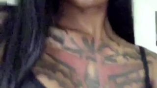 Addicted to dark-hued t-girls